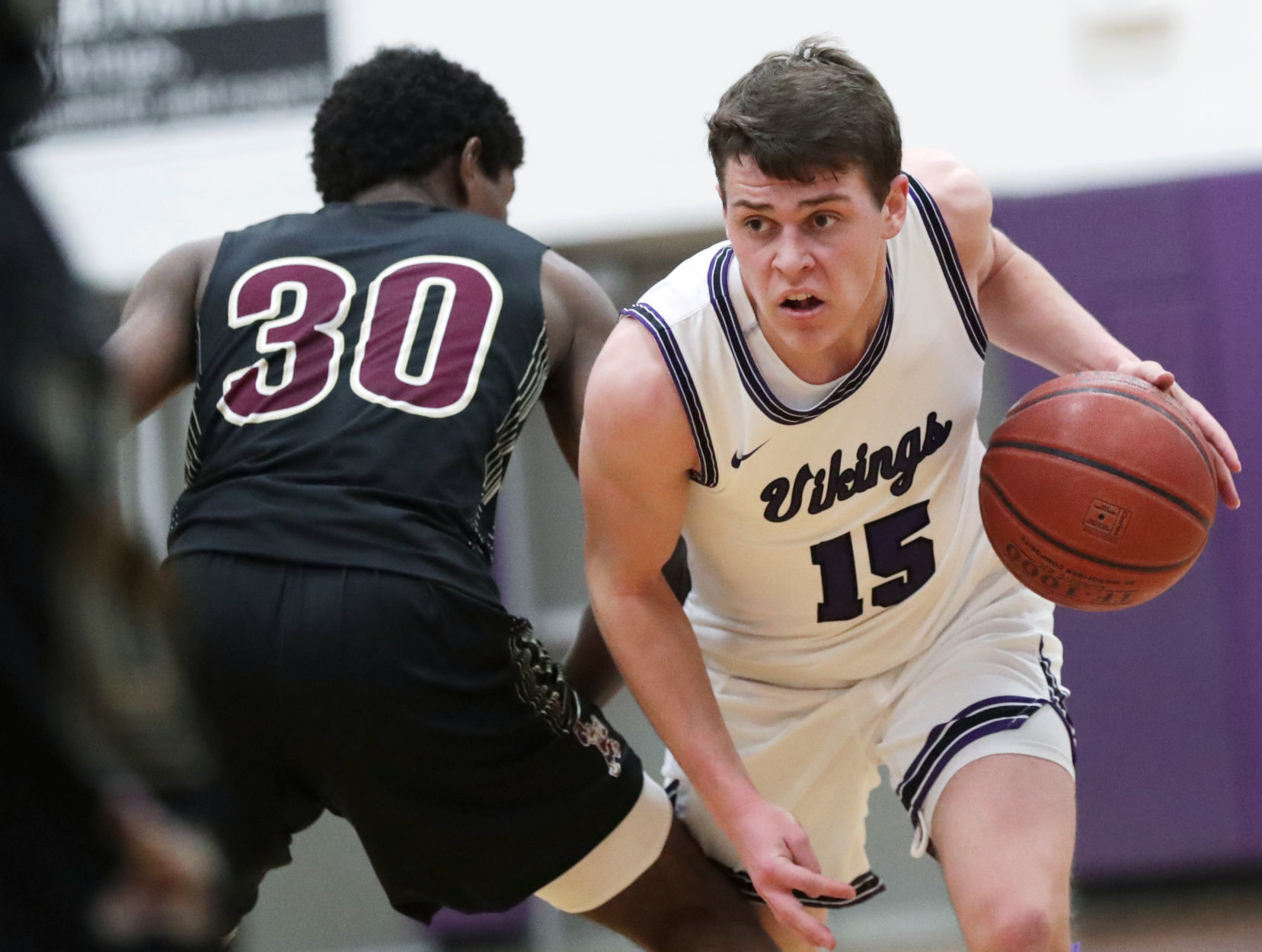 Stoughton 48, Edgewood 33